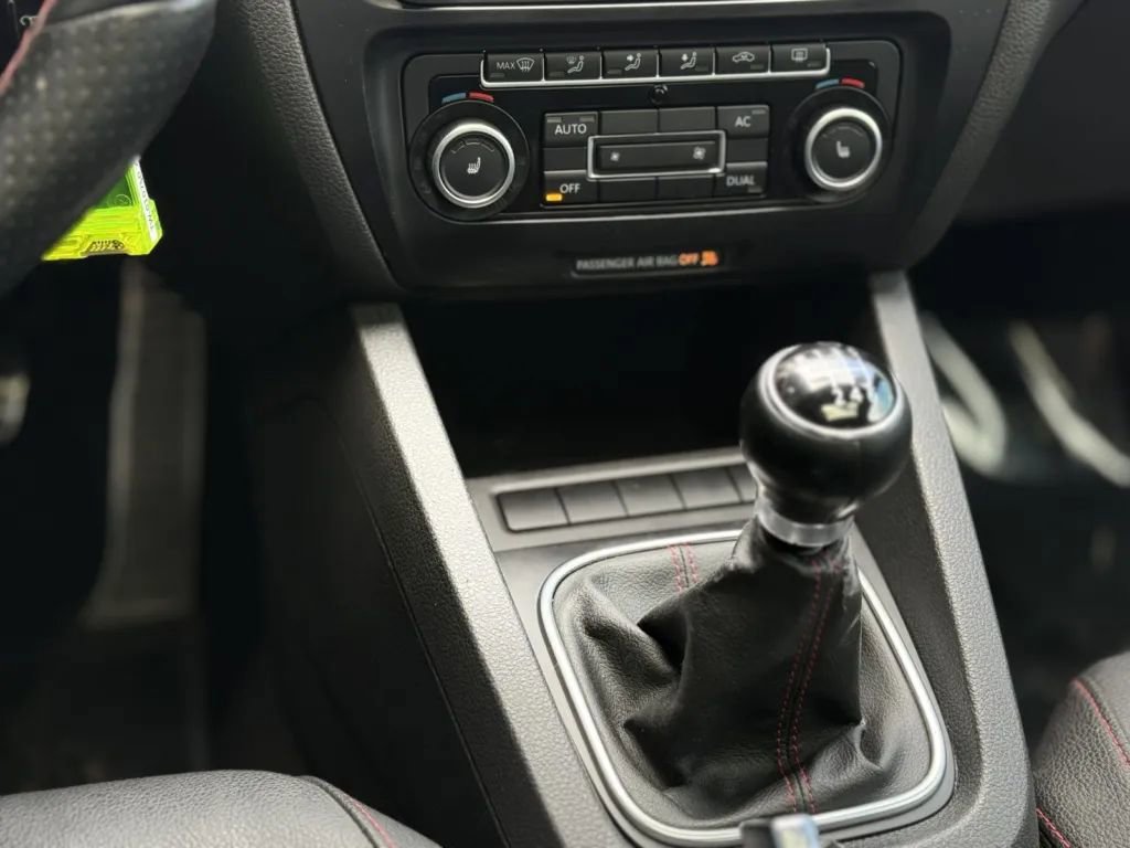 Used 2012 Volkswagen Jetta GLI Autobahn image 32