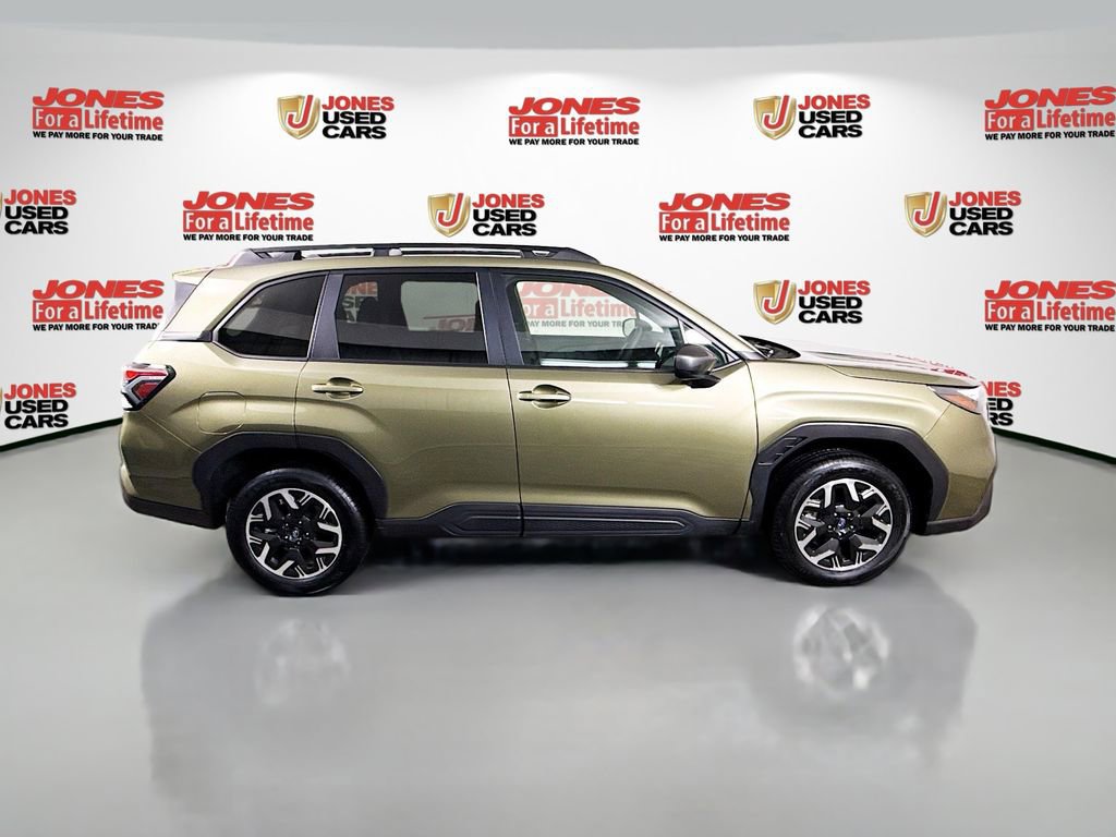 Used 2025 Subaru Forester Premium image 16