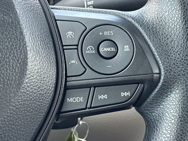 Used 2026 Toyota Corolla Cross L FWD image 25