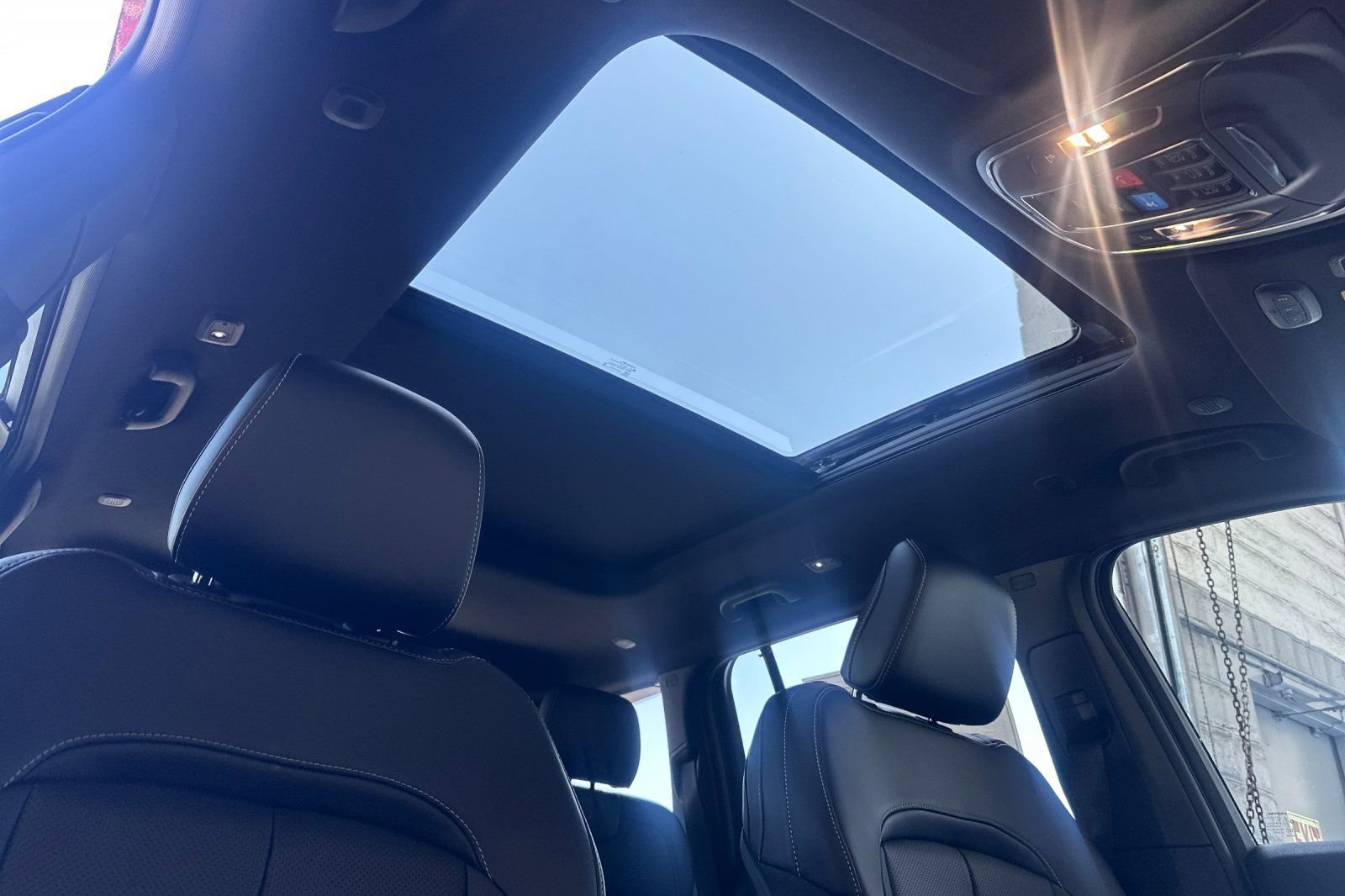 New 2025 Jeep Grand Cherokee Limited w/ Luxury Tech Group II image 21