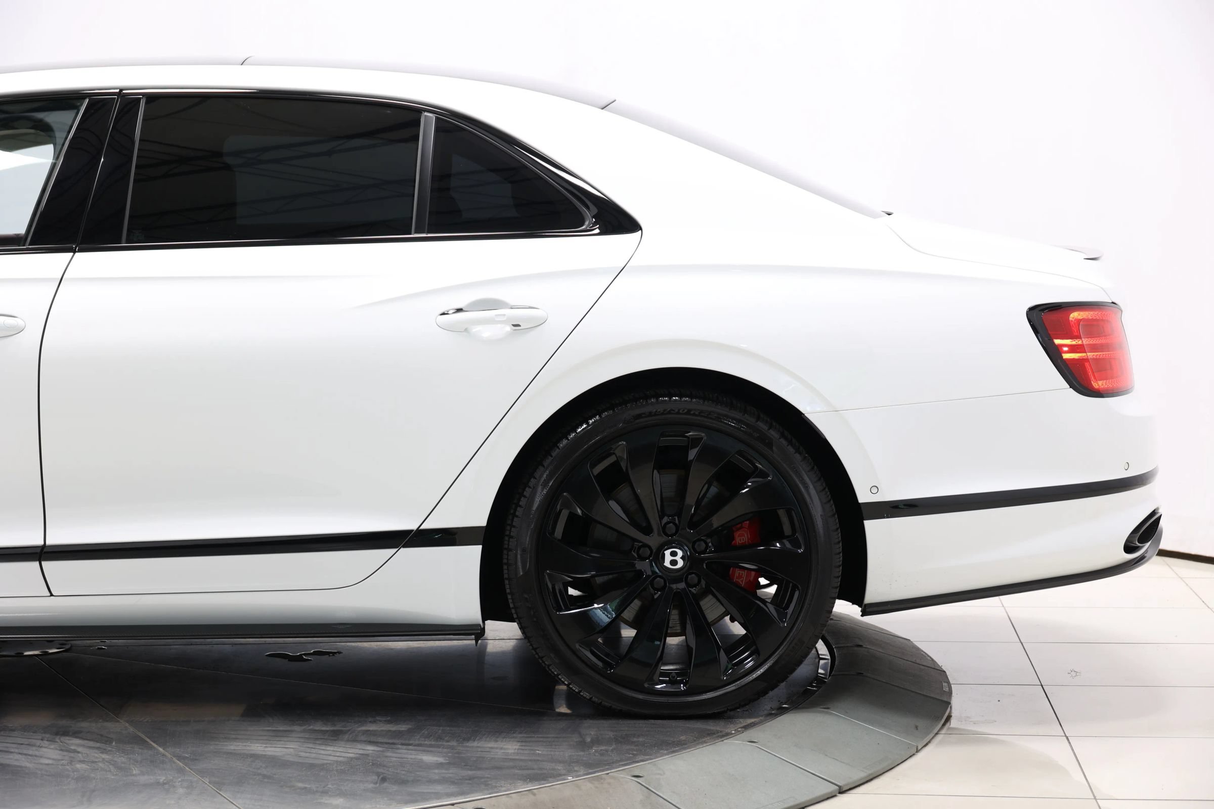 Used 2022 Bentley Flying Spur W12 AWD/4WD image 12