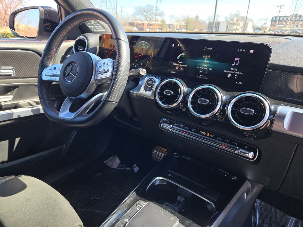 Used 2023 Mercedes-Benz GLB 250 image 7