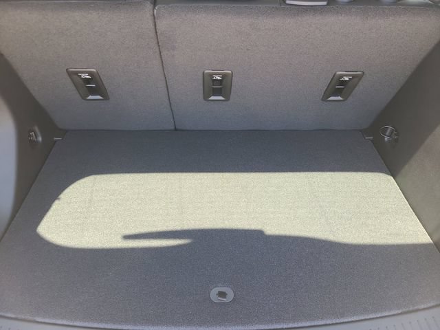 Used 2027 Chevrolet Bolt RS FWD image 5