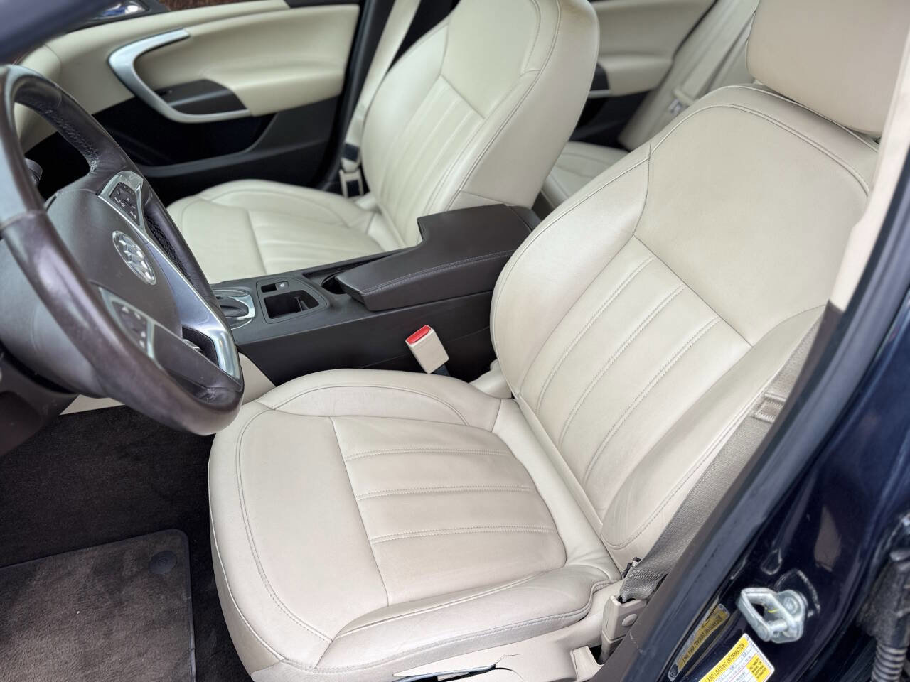 Used 2013 Buick Regal Premium image 9