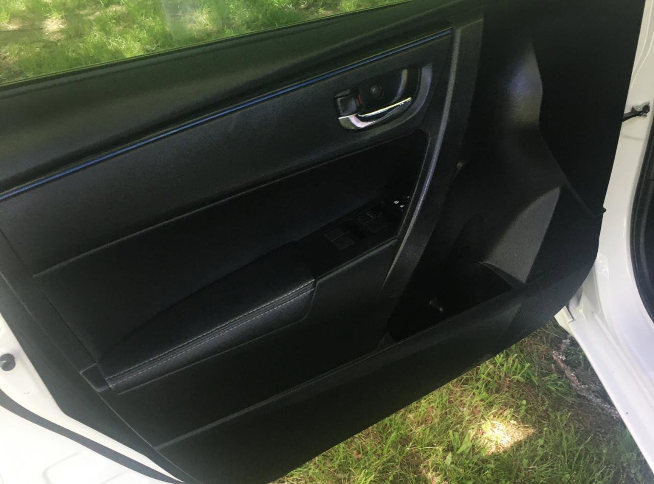 Used 2017 Toyota Corolla SE FWD image 11