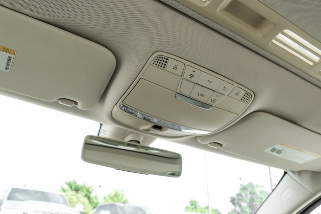 Used 2019 Mercedes-Benz C 300 Sedan image 18