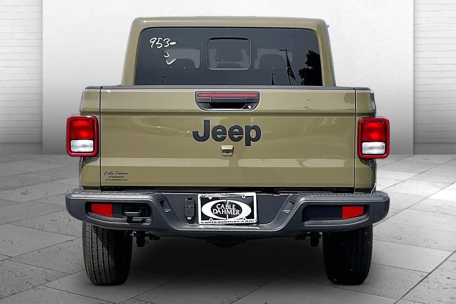 New 2026 Jeep Gladiator Sport AWD/4WD image 4