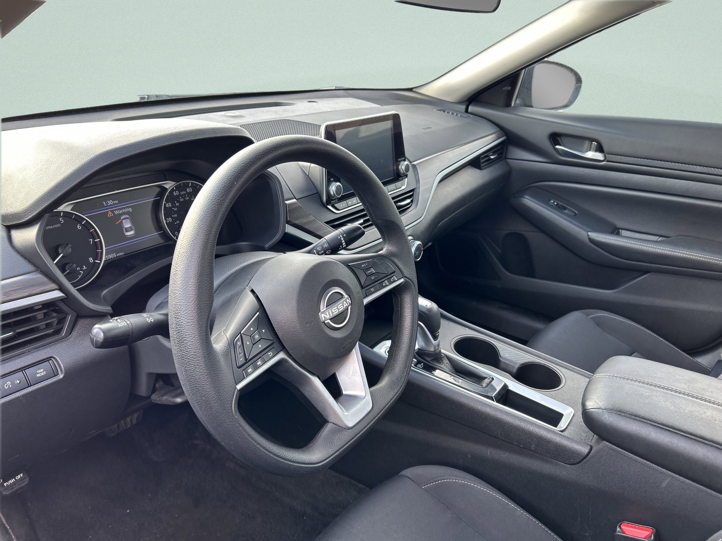 Used 2025 Nissan Altima 2.5 SV FWD image 13