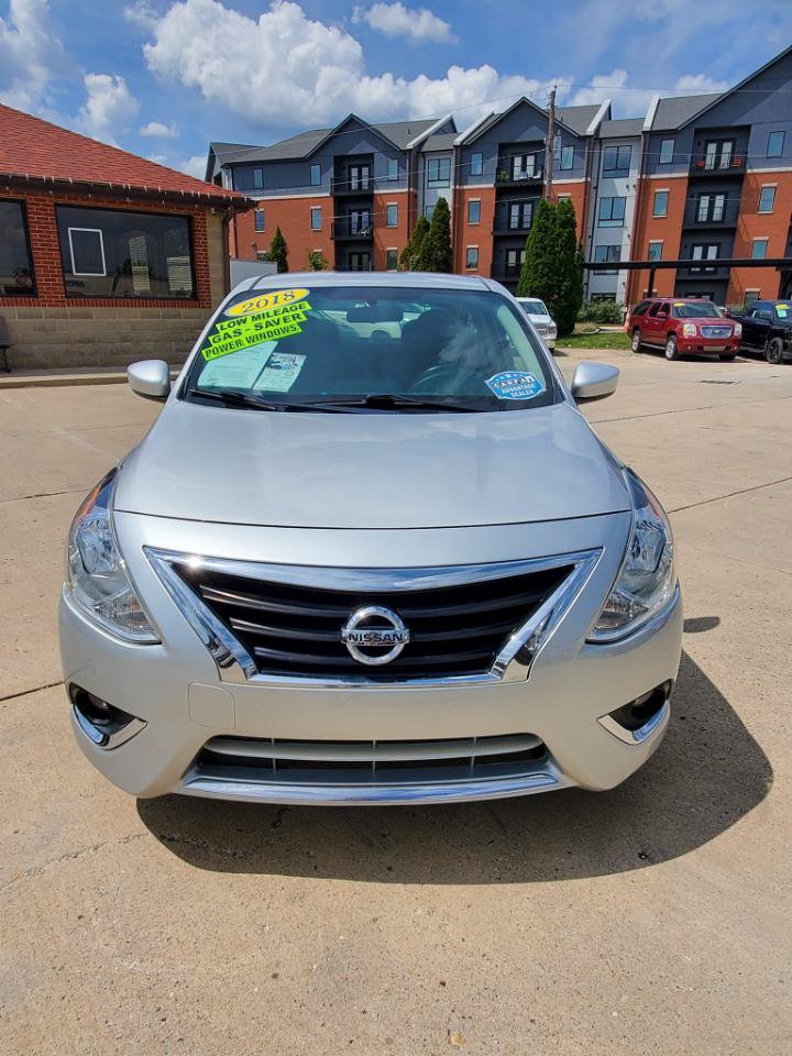 Used 2018 Nissan Versa SV w/ SV Special Edition Package FWD image 2