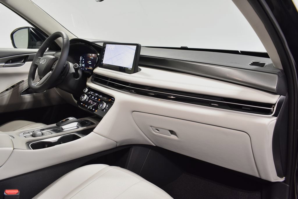 New 2026 INFINITI QX60 Luxe w/ Family Package image 15