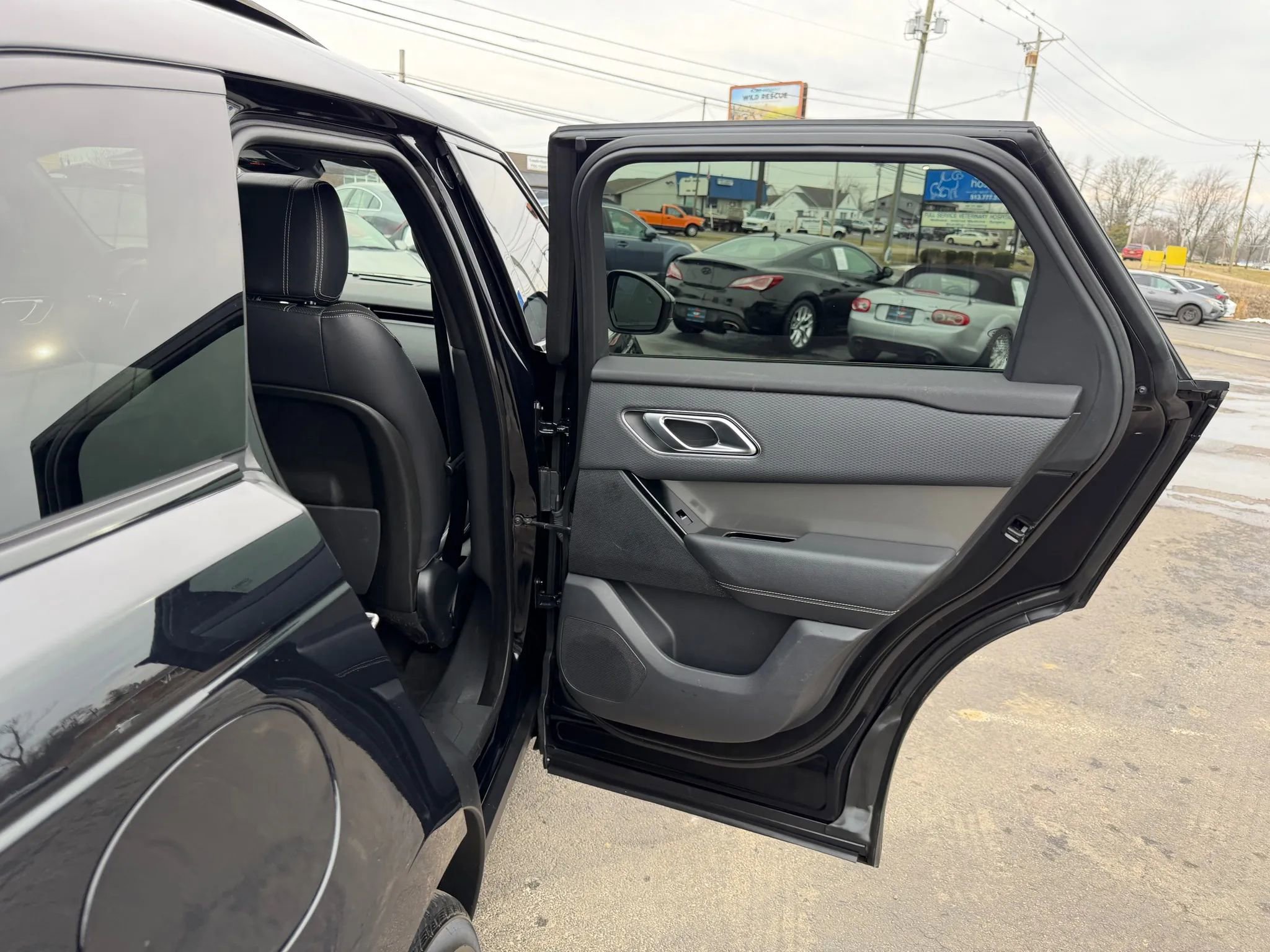 Used 2020 Land Rover Range Rover Velar S image 38