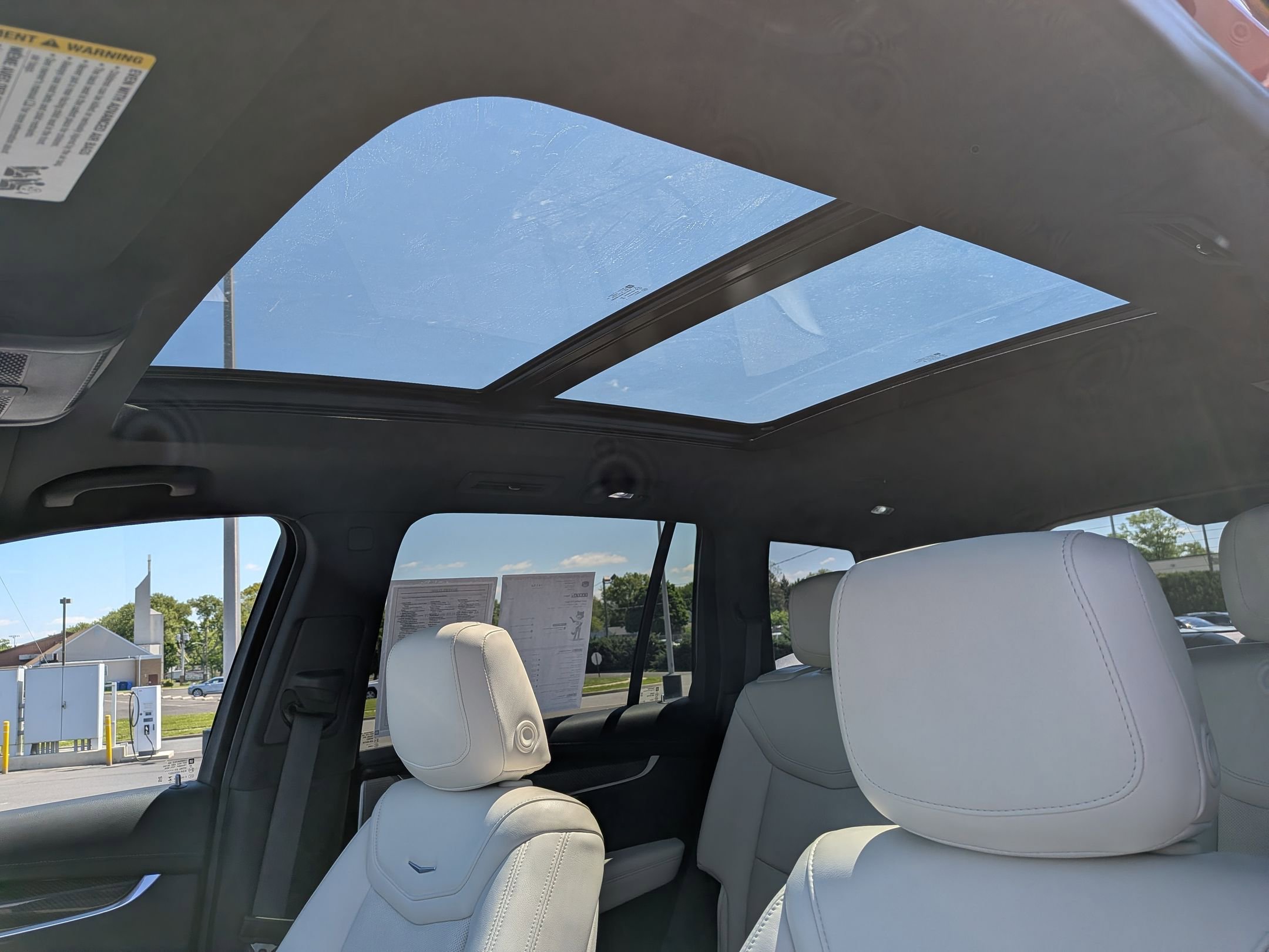 Certified 2023 Cadillac XT6 Sport w/ Technology Package AWD/4WD image 18