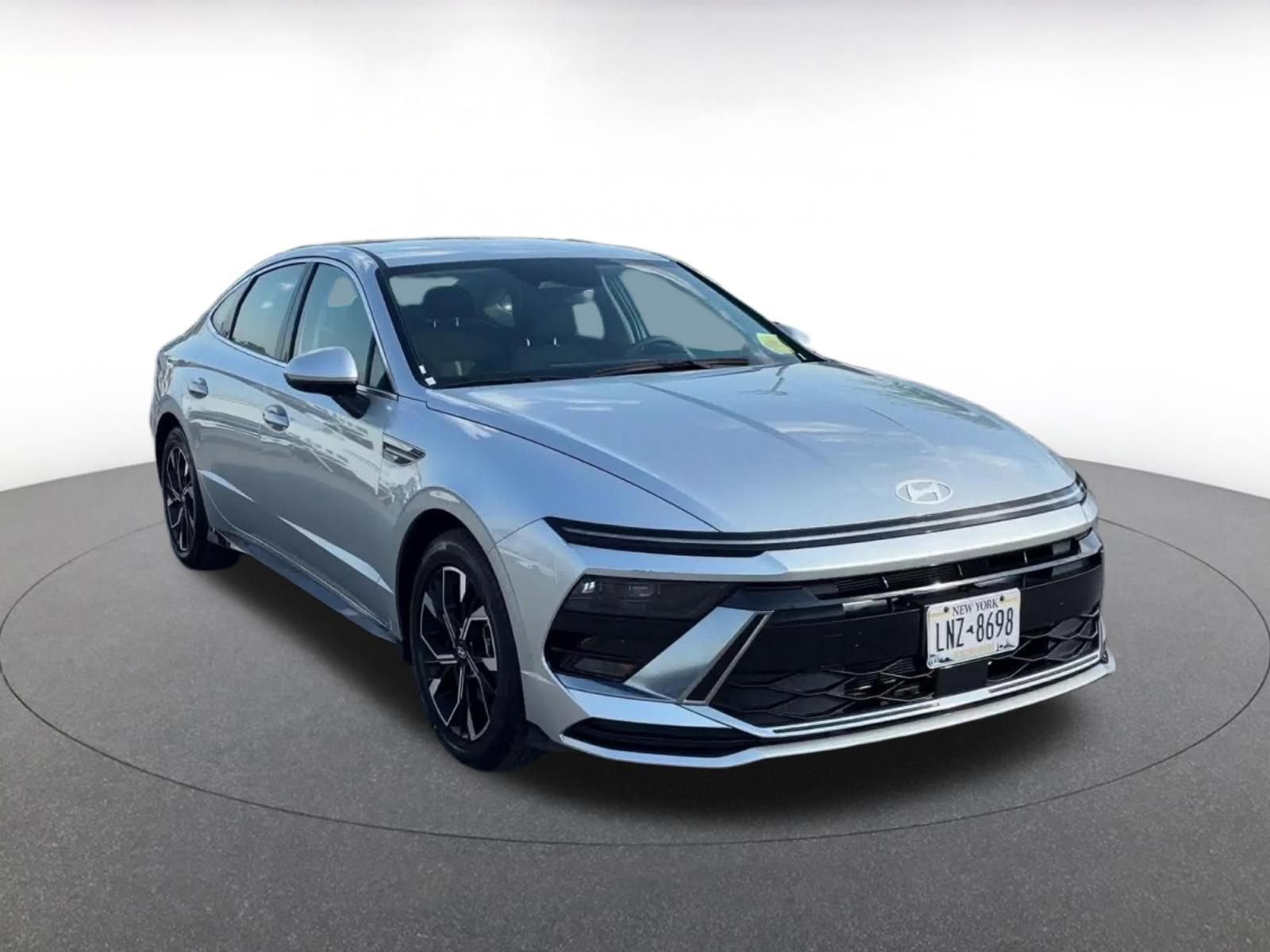 Used 2025 Hyundai Sonata SEL FWD image 3