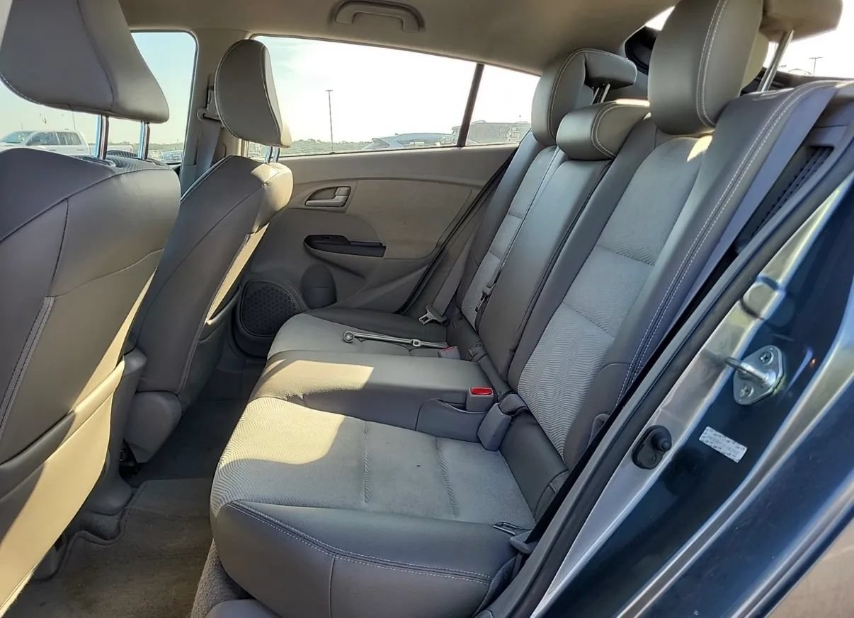 Used 2013 Honda Insight EX image 9