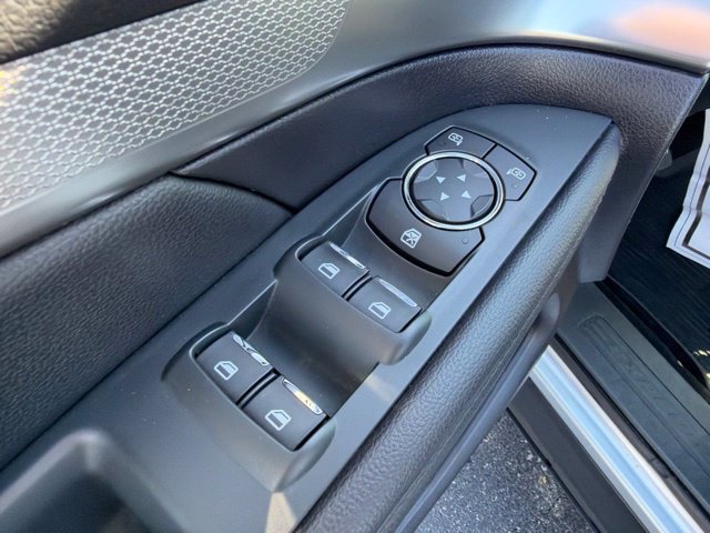 Used 2019 Ford Explorer XLT w/ Equipment Group 201A AWD/4WD image 28