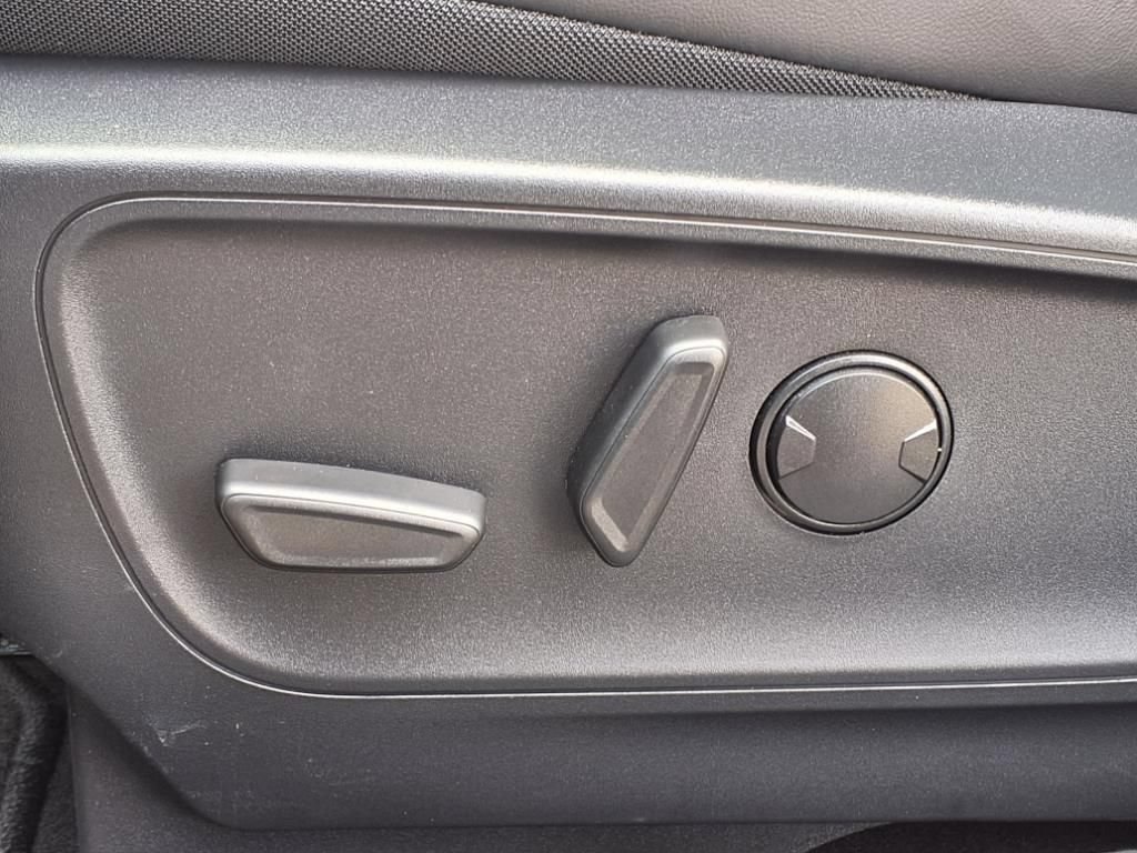 New 2024 Ford Escape SE FWD image 17