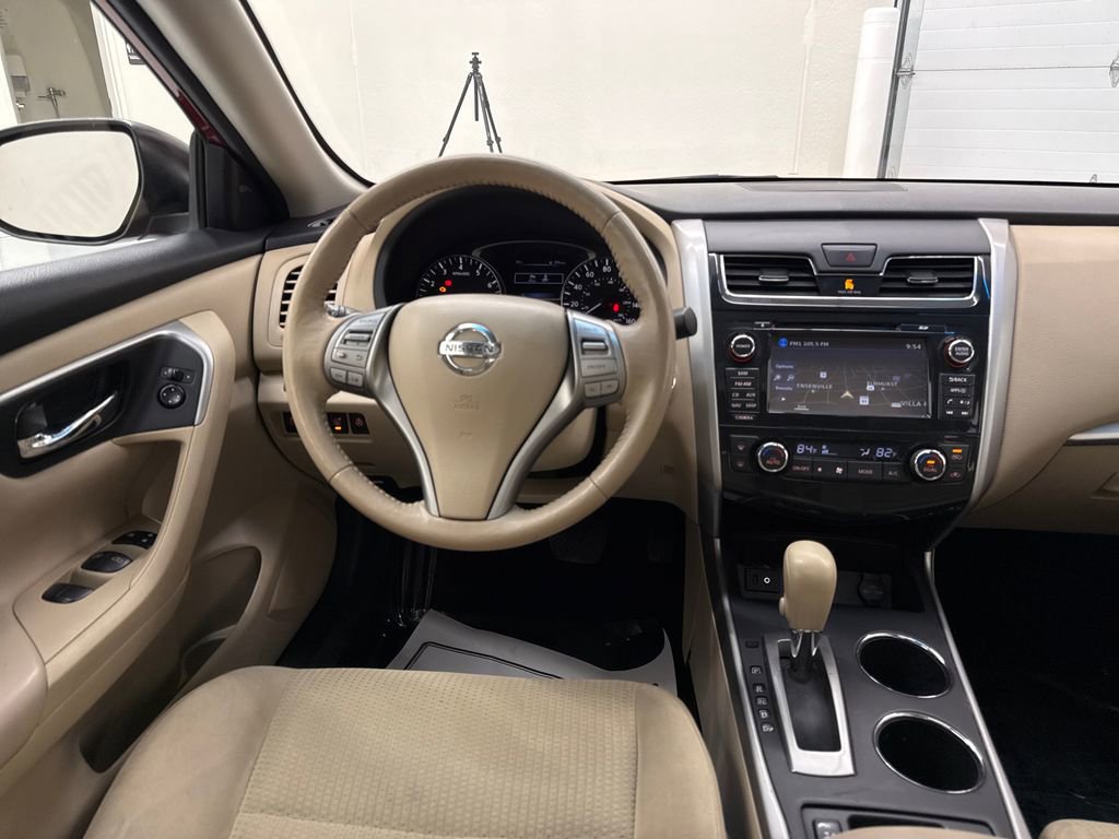 Used 2015 Nissan Altima 2.5 SV w/ Convenience Package FWD image 14