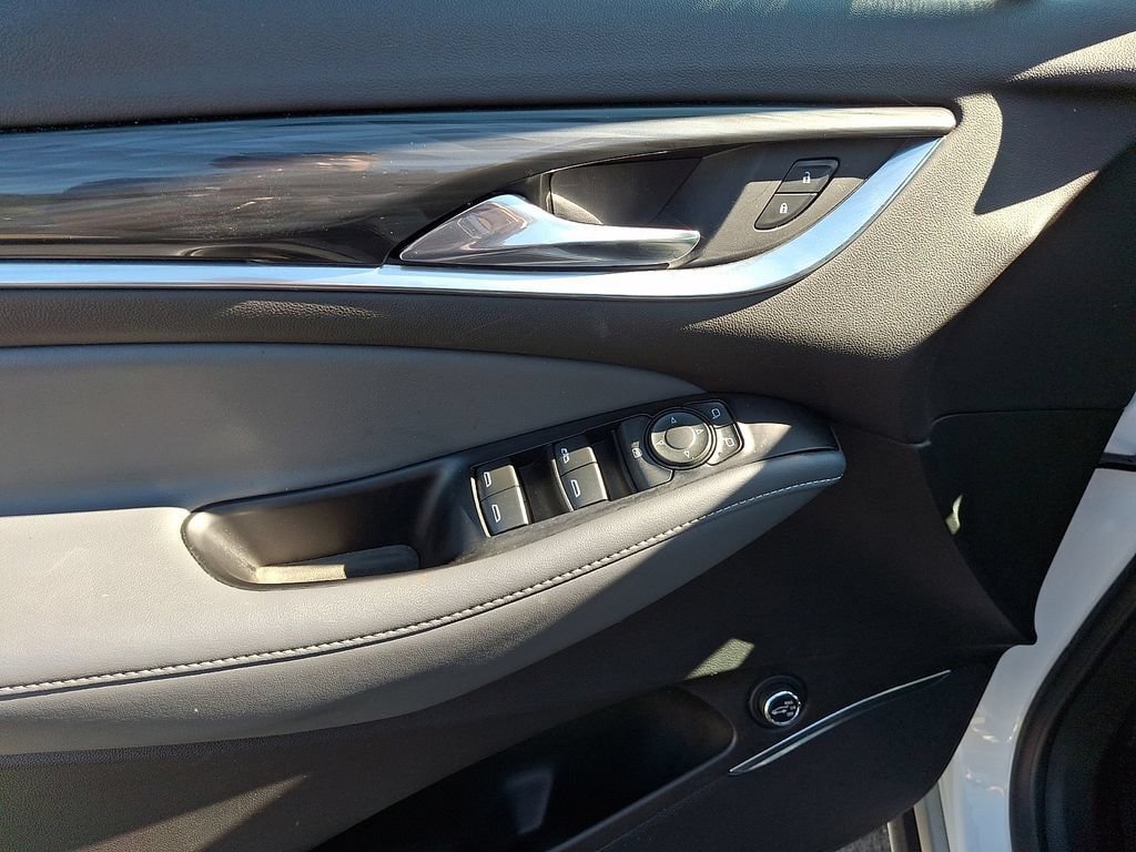 Used 2024 Buick Enclave Essence w/ Technology Package AWD/4WD image 19
