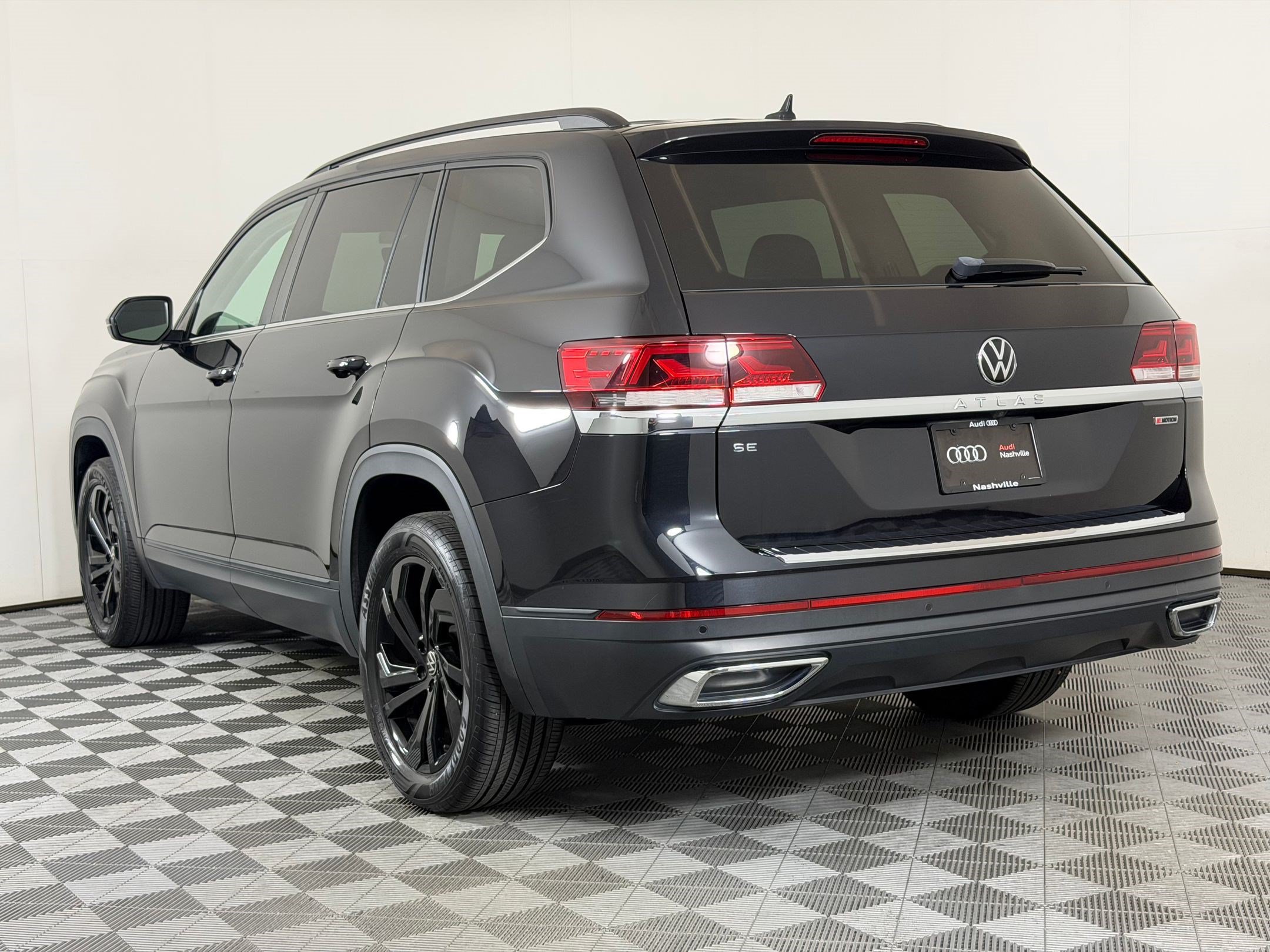 Used 2022 Volkswagen Atlas SE AWD/4WD image 3