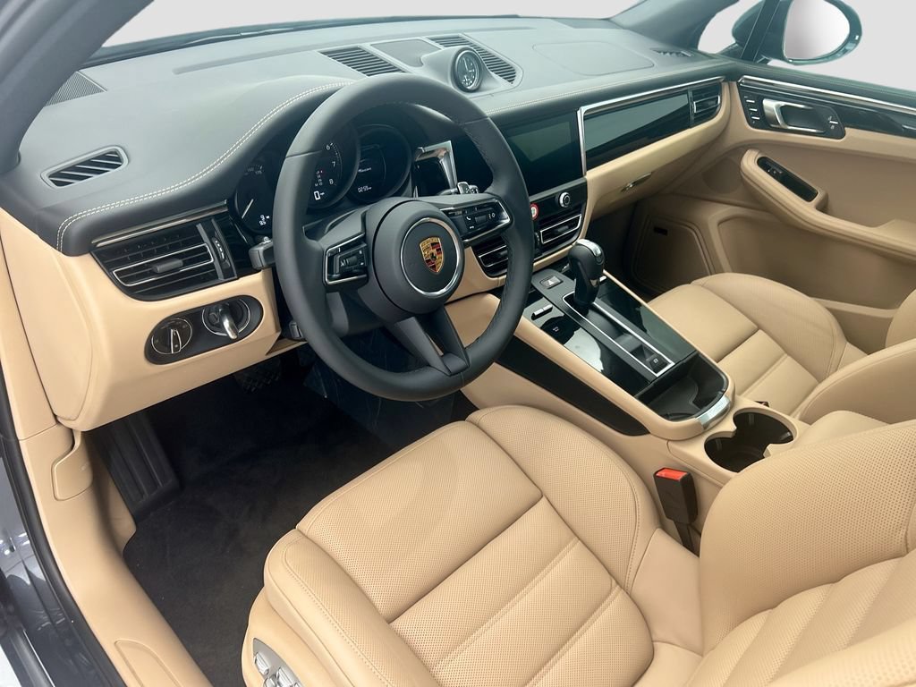 Used 2026 Porsche Macan AWD/4WD image 4