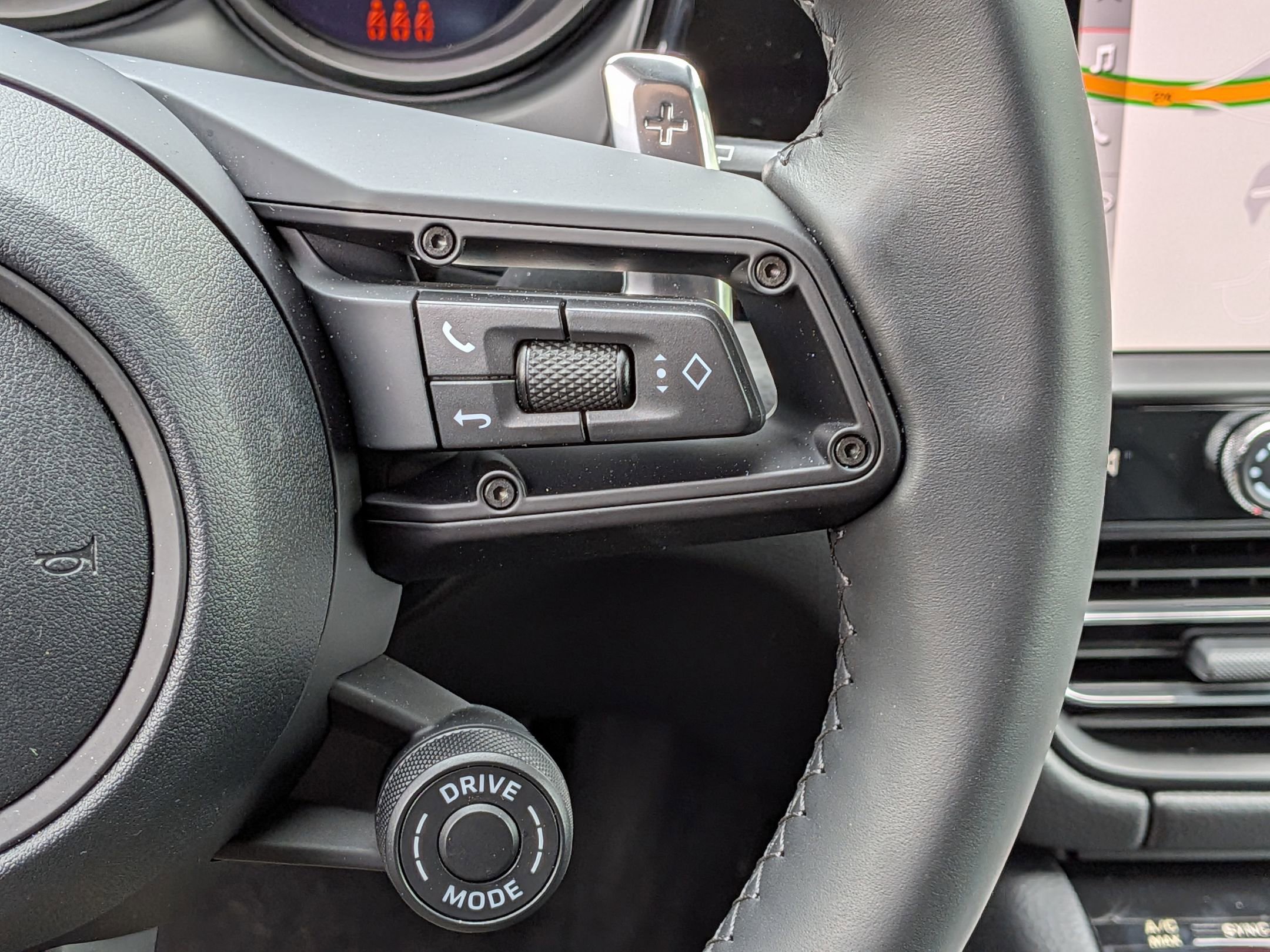 Certified 2026 Porsche Macan S AWD/4WD image 10