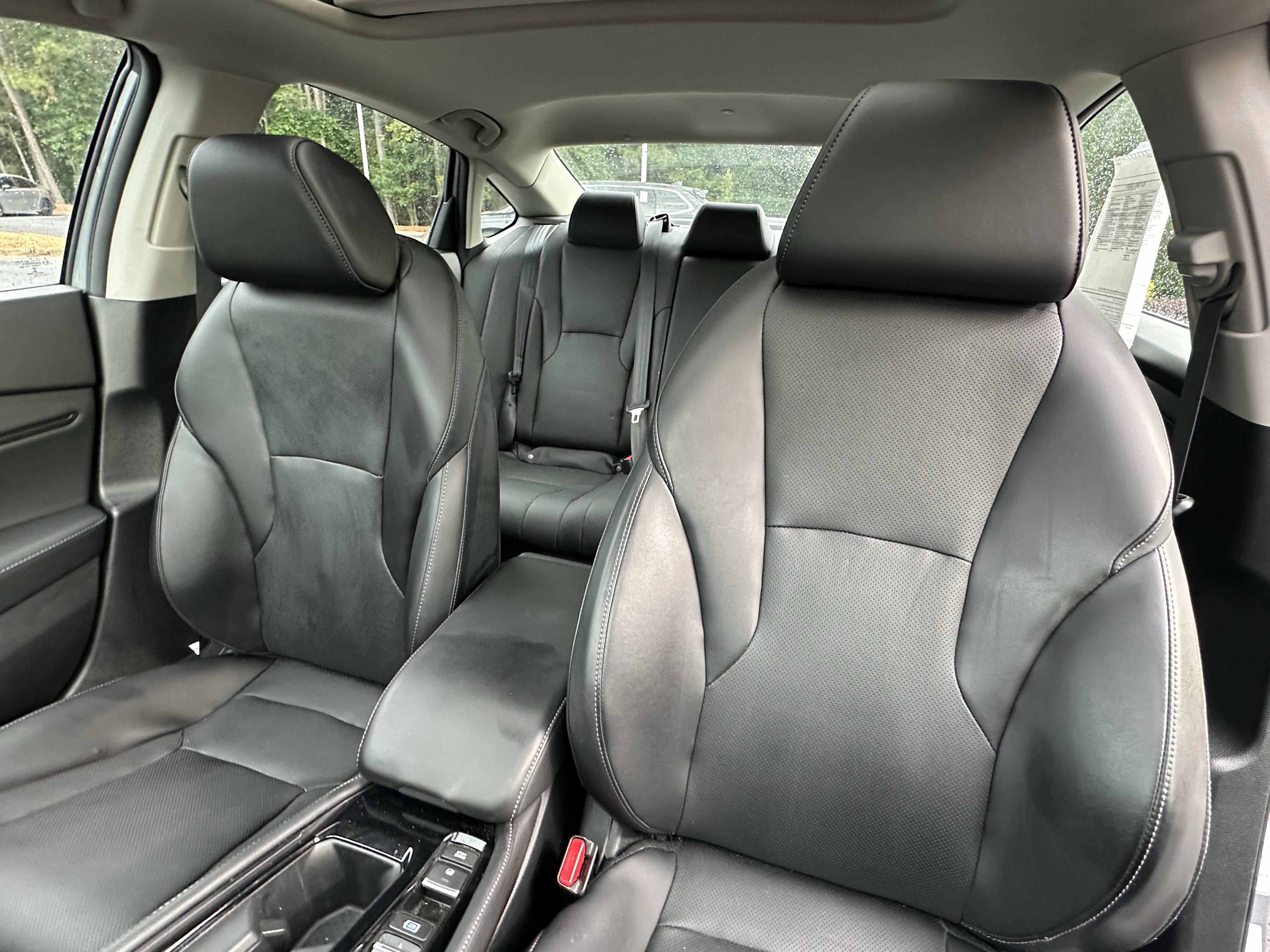 Used 2023 Honda Accord Touring image 8
