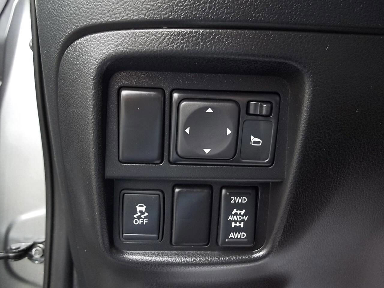 Used 2012 Nissan Juke SL image 22