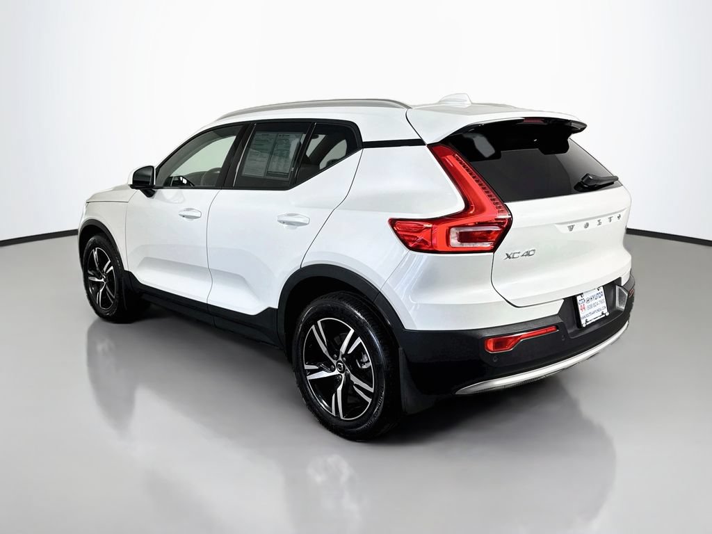 Used 2023 Volvo XC40 B5 Core w/ Convenience Package AWD/4WD image 6