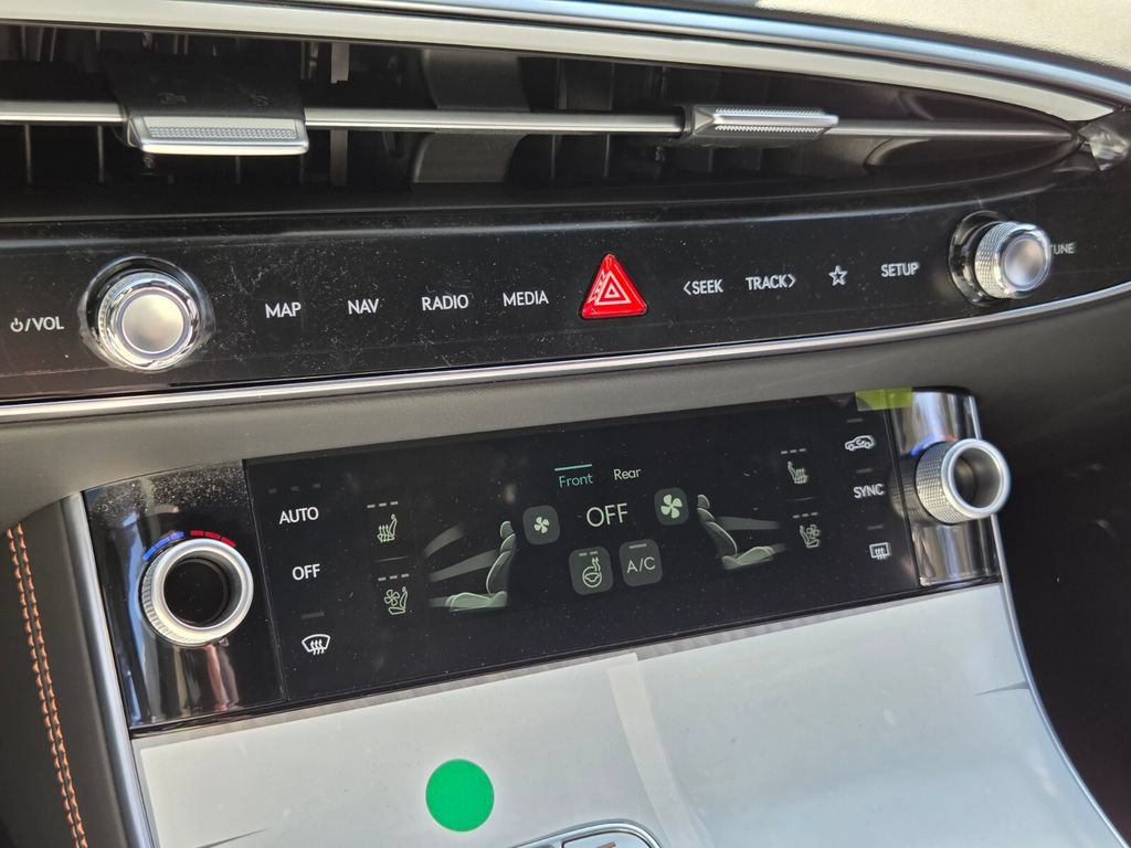 New 2026 Genesis GV70 2.5T Sport Prestige AWD/4WD image 18