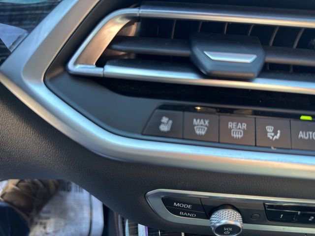 Used 2022 BMW X7 M50i w/ Dynamic Handling Package image 13