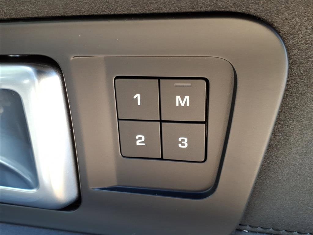 Used 2017 Land Rover Discovery Sport HSE image 7