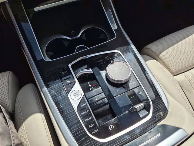 Used 2024 BMW X7 xDrive40i w/ M Sport Package AWD/4WD image 10