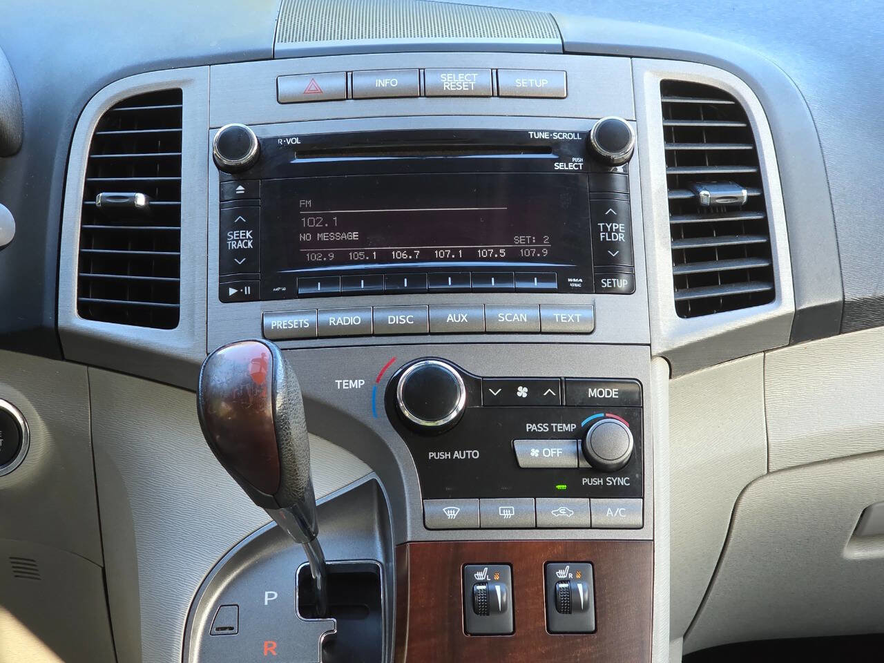 Used 2010 Toyota Venza image 22