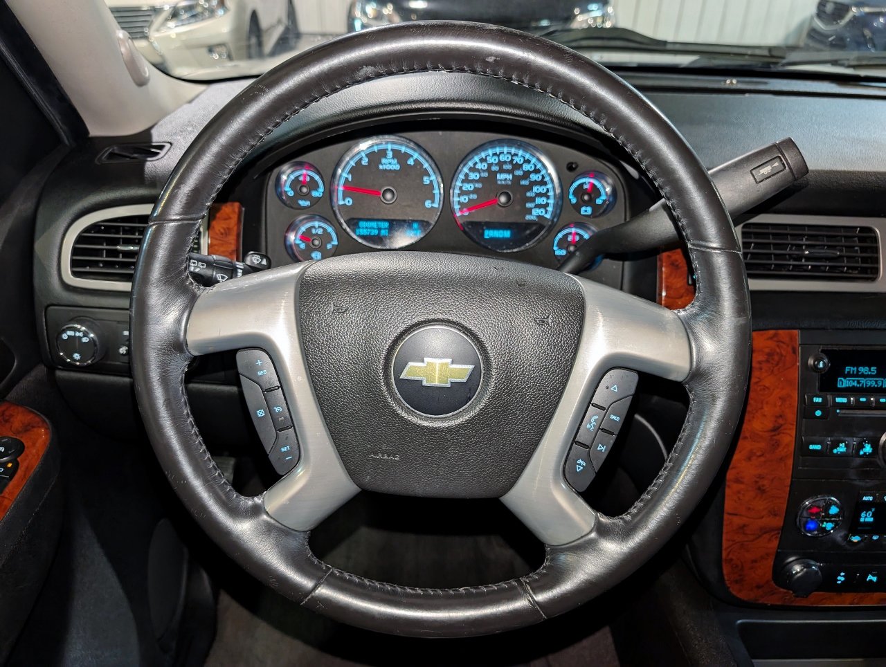 Used 2014 Chevrolet Suburban LT AWD/4WD image 36