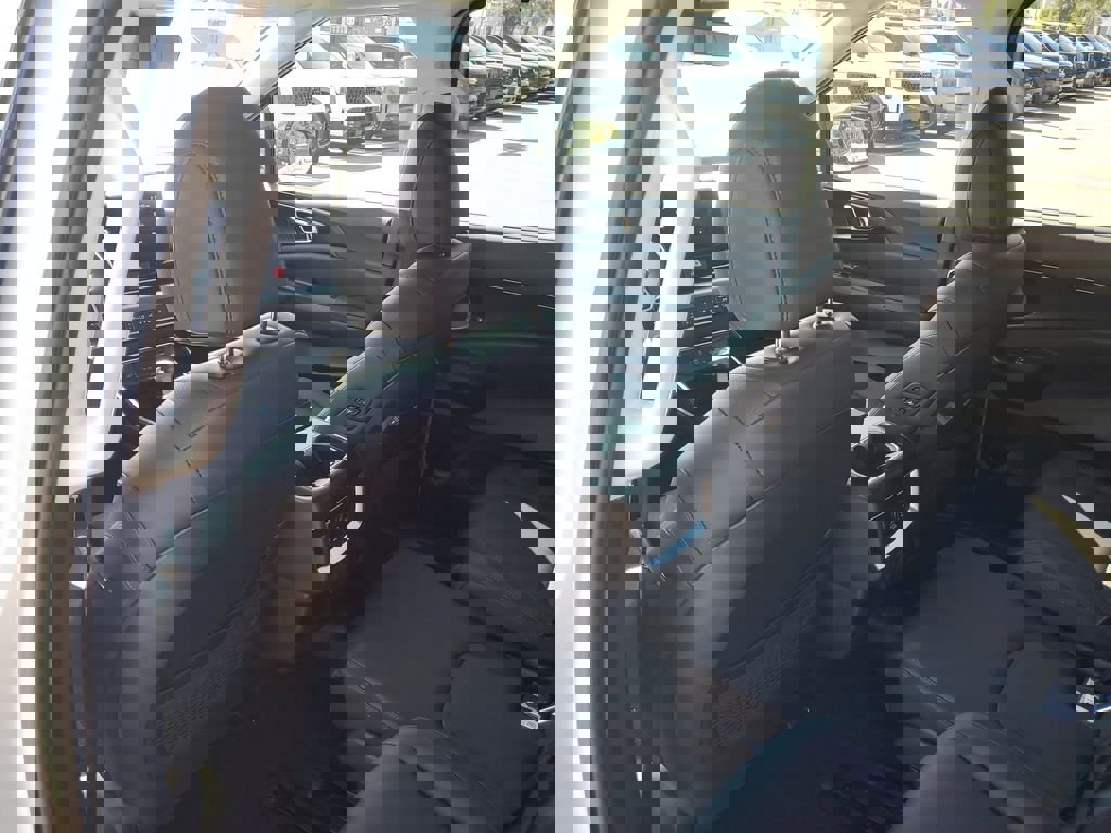 New 2026 Kia Carnival SX w/ SX Dark Edition Package FWD image 17