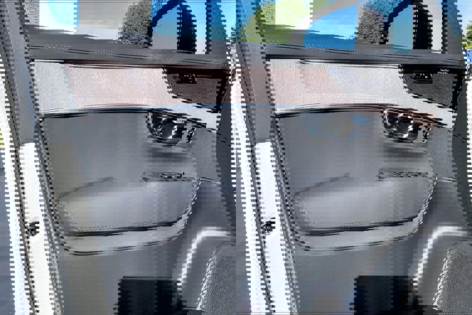 New 2026 Volvo XC90 B6 Ultra w/ Protection Package image 24