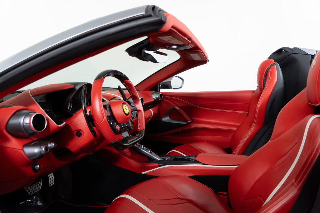 Used 2021 Ferrari 812 GTS image 4