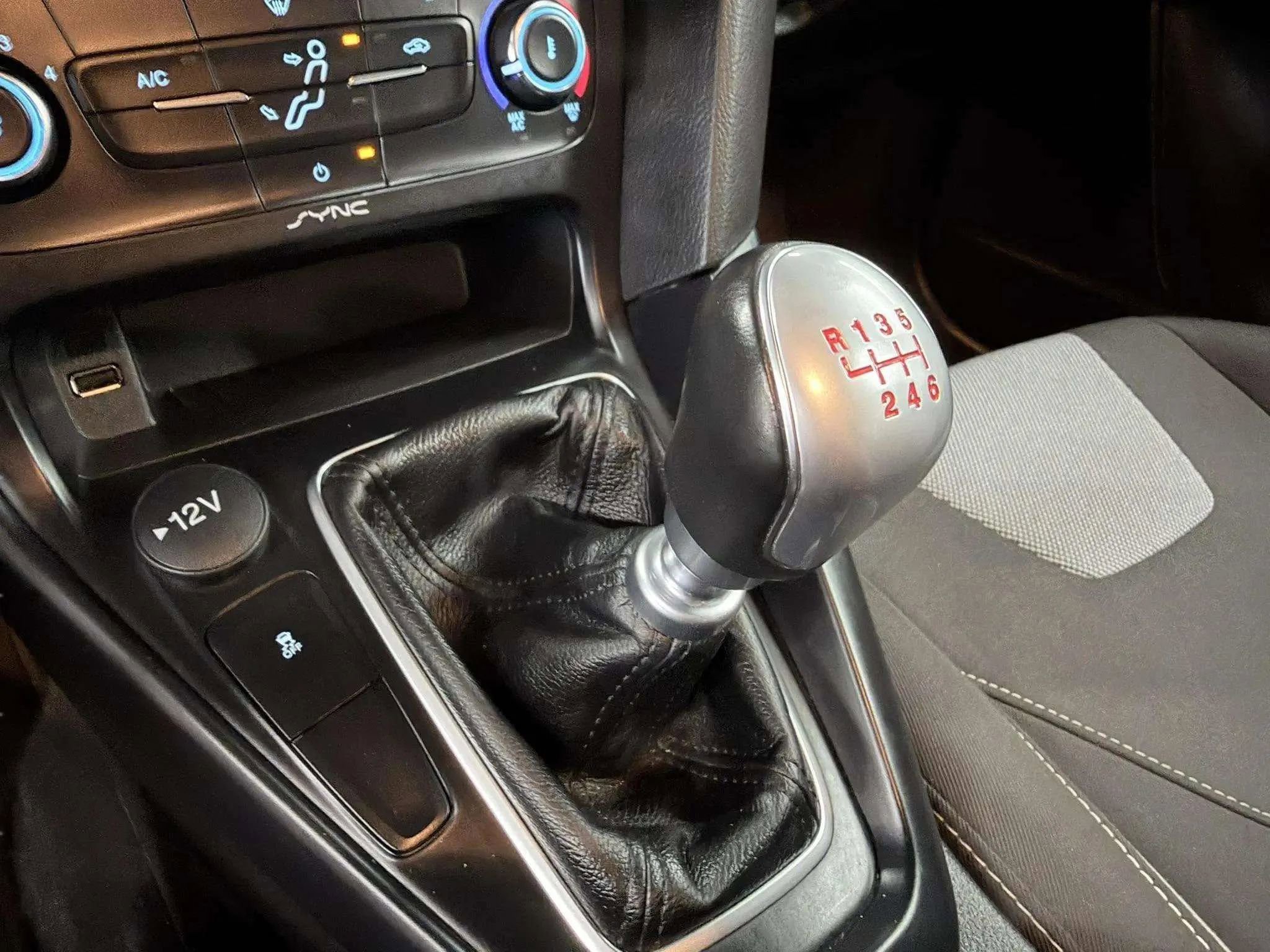 Used 2018 Ford Focus ST image 13