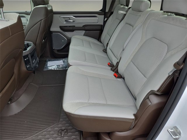 New 2026 RAM 1500 Laramie AWD/4WD image 39