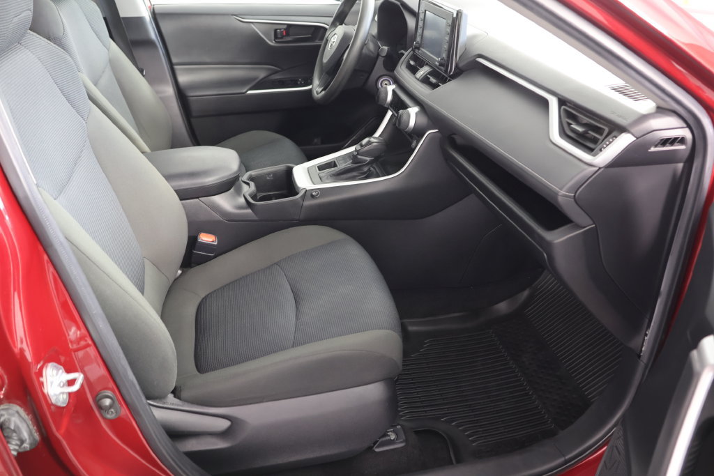 Used 2022 Toyota RAV4 LE AWD/4WD image 22