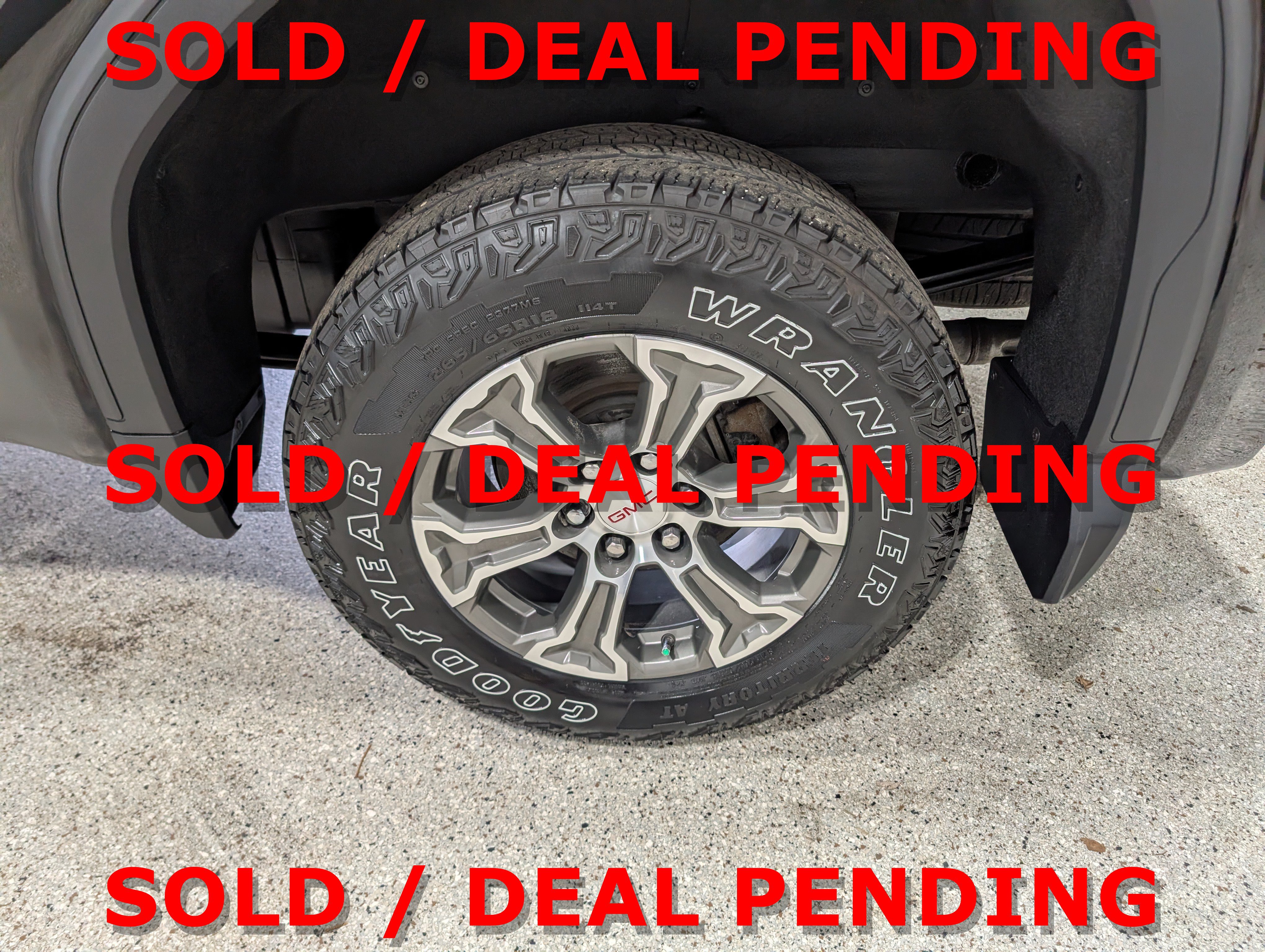 Used 2024 GMC Sierra 1500 SLE w/ Preferred Package AWD/4WD image 11