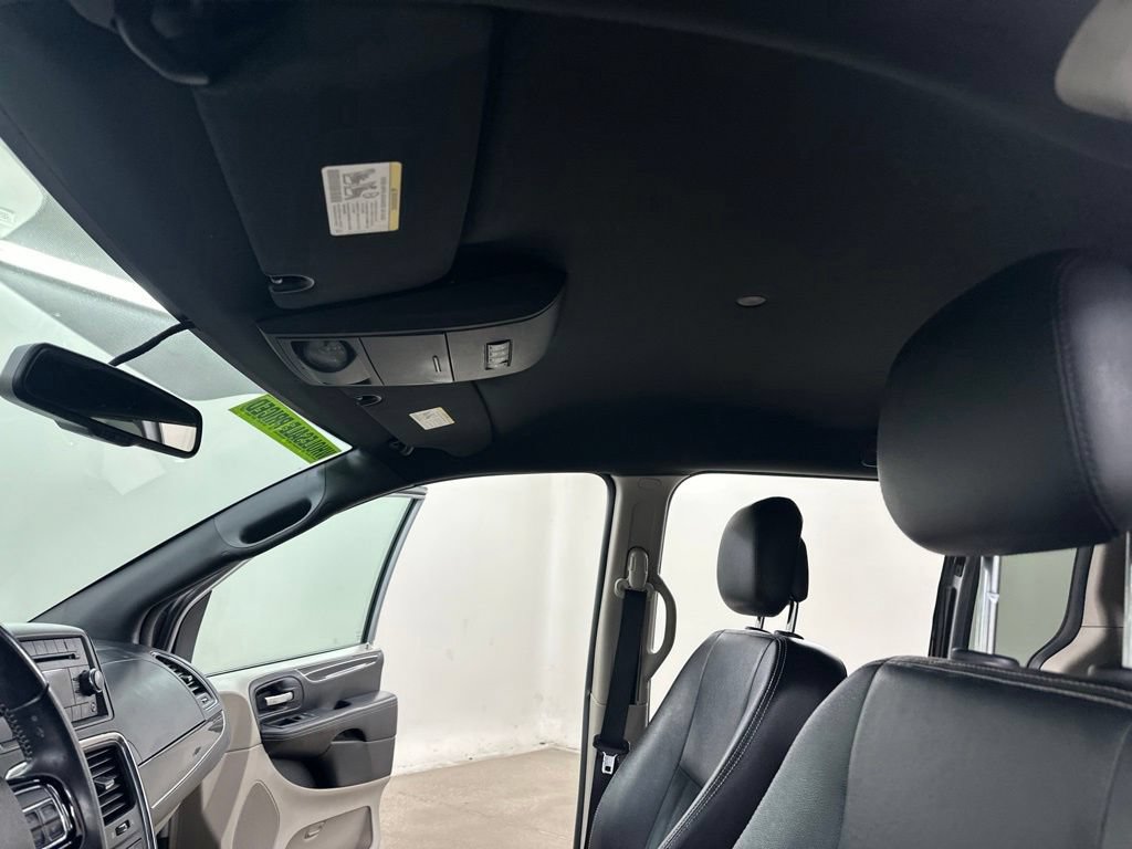 Used 2017 Dodge Grand Caravan SXT FWD image 30