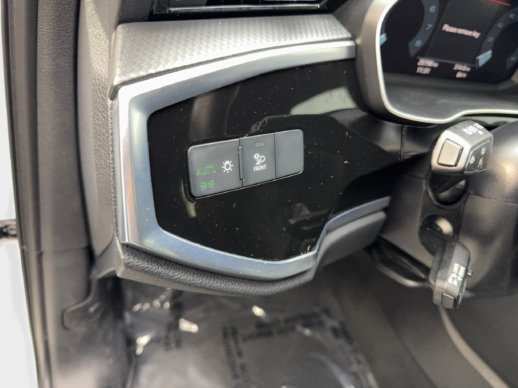 Used 2025 Audi Q3 2.0T Premium AWD/4WD image 58