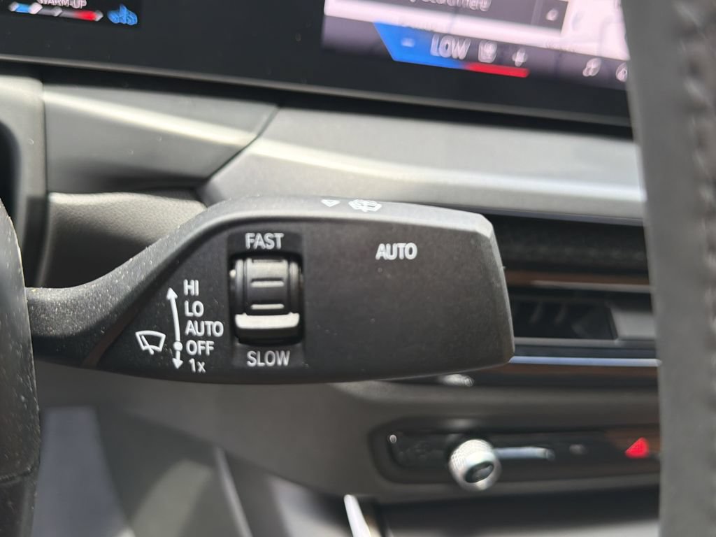 Used 2025 BMW 230i Coupe w/ Premium Package RWD image 28