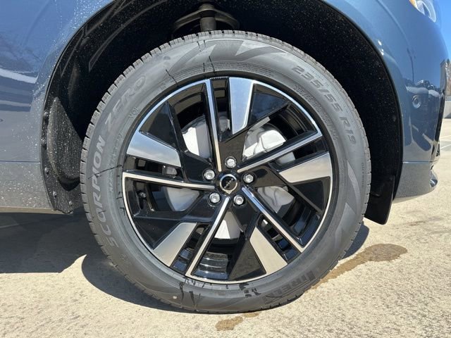 New 2026 Volvo XC60 B5 Plus w/ Protection Package Premier image 9
