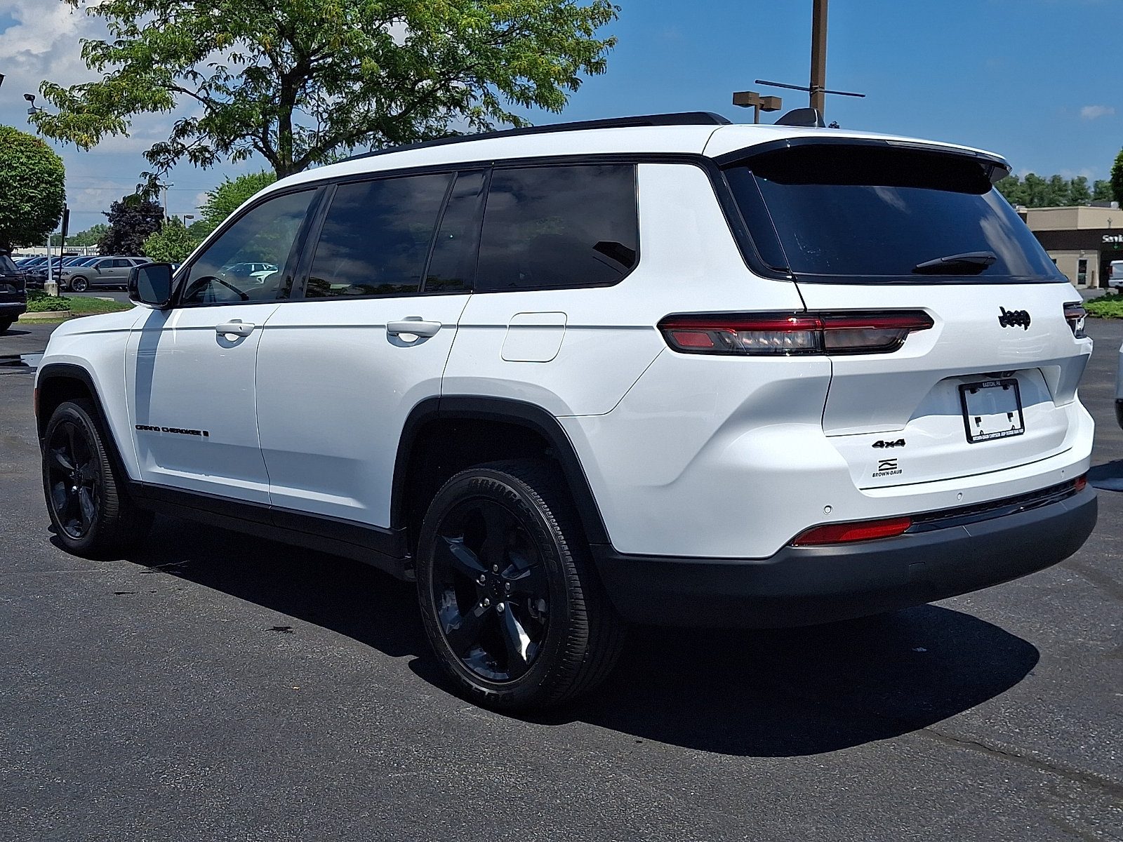 Used 2023 Jeep Grand Cherokee L Laredo AWD/4WD image 6