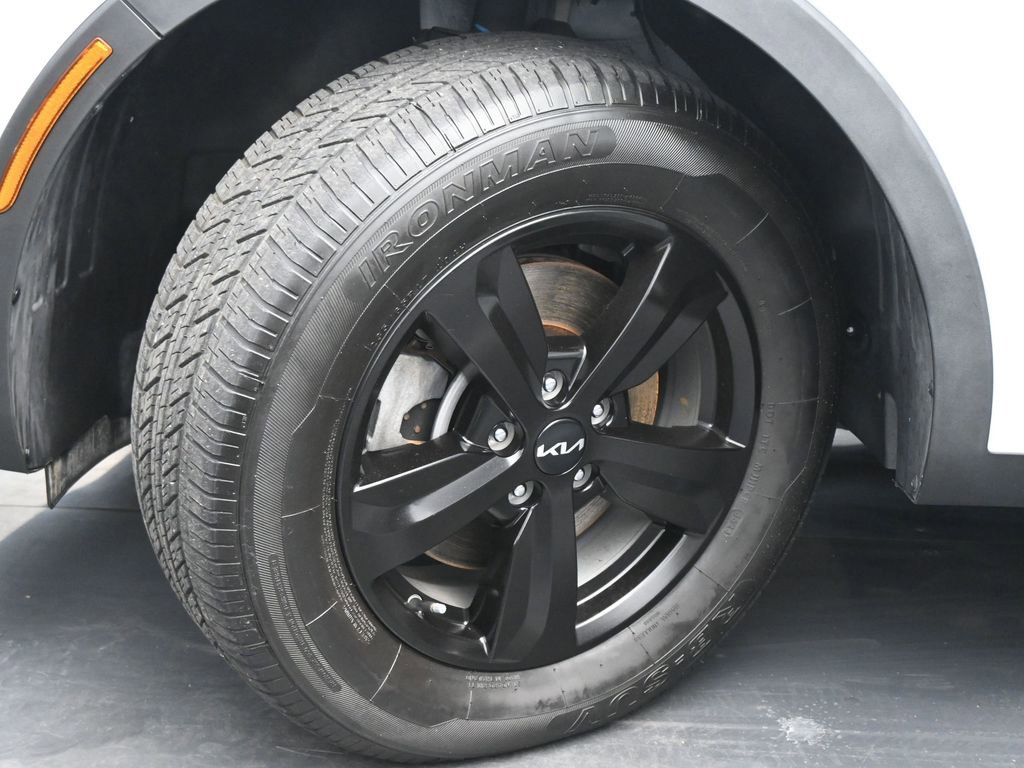 Used 2022 Kia Sorento LX image 19