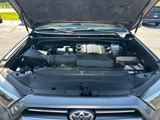 Used 2020 Toyota 4Runner Limited AWD/4WD image 31