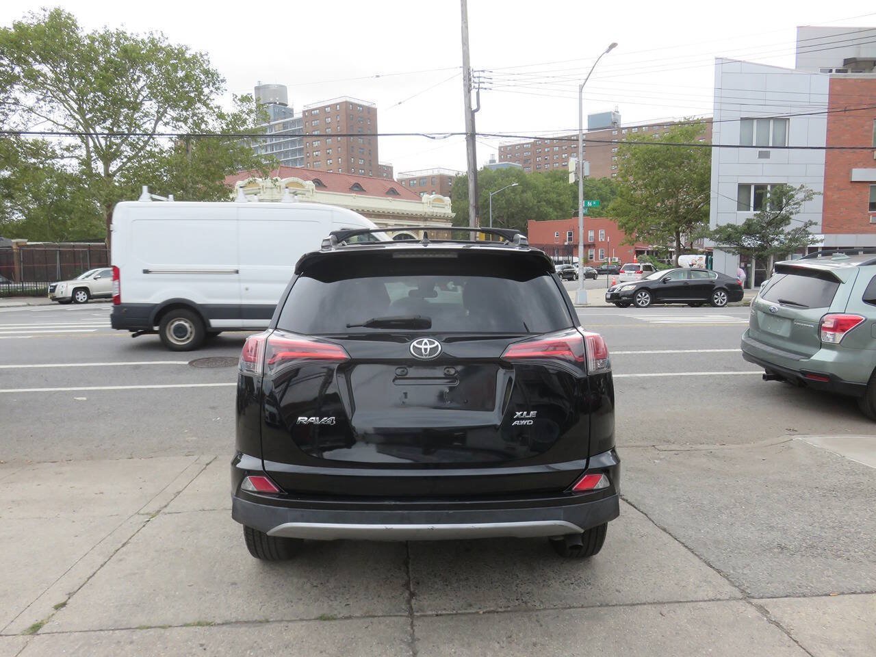 Used 2018 Toyota RAV4 XLE w/ Plus Extra Value Package AWD/4WD image 8
