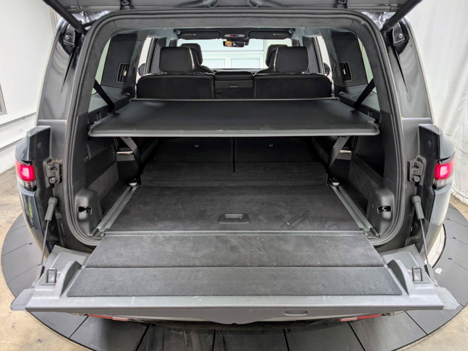 Used 2025 Rivian R1S Adventure AWD/4WD image 31